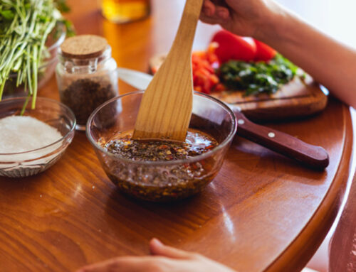 O que é o chimichurri e como usá-lo na carne de porco?