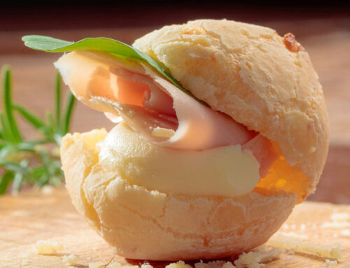 Que tal variar o recheio do pão de queijo?