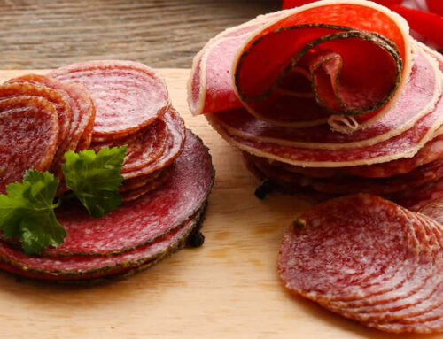 Qual é a diferença entre Pepperoni e Salame?
